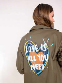 Sobrecamisa Love is all you need [Venta de Garaje]