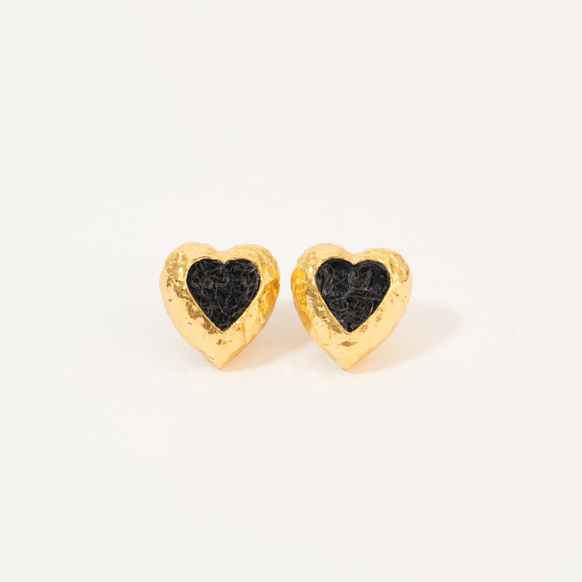Aretes Corazón De Relieve Tejido